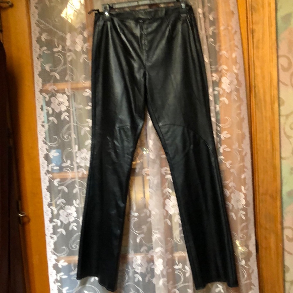 Harley Davidson NWT women’s leather pants size 2.  Price is firm!